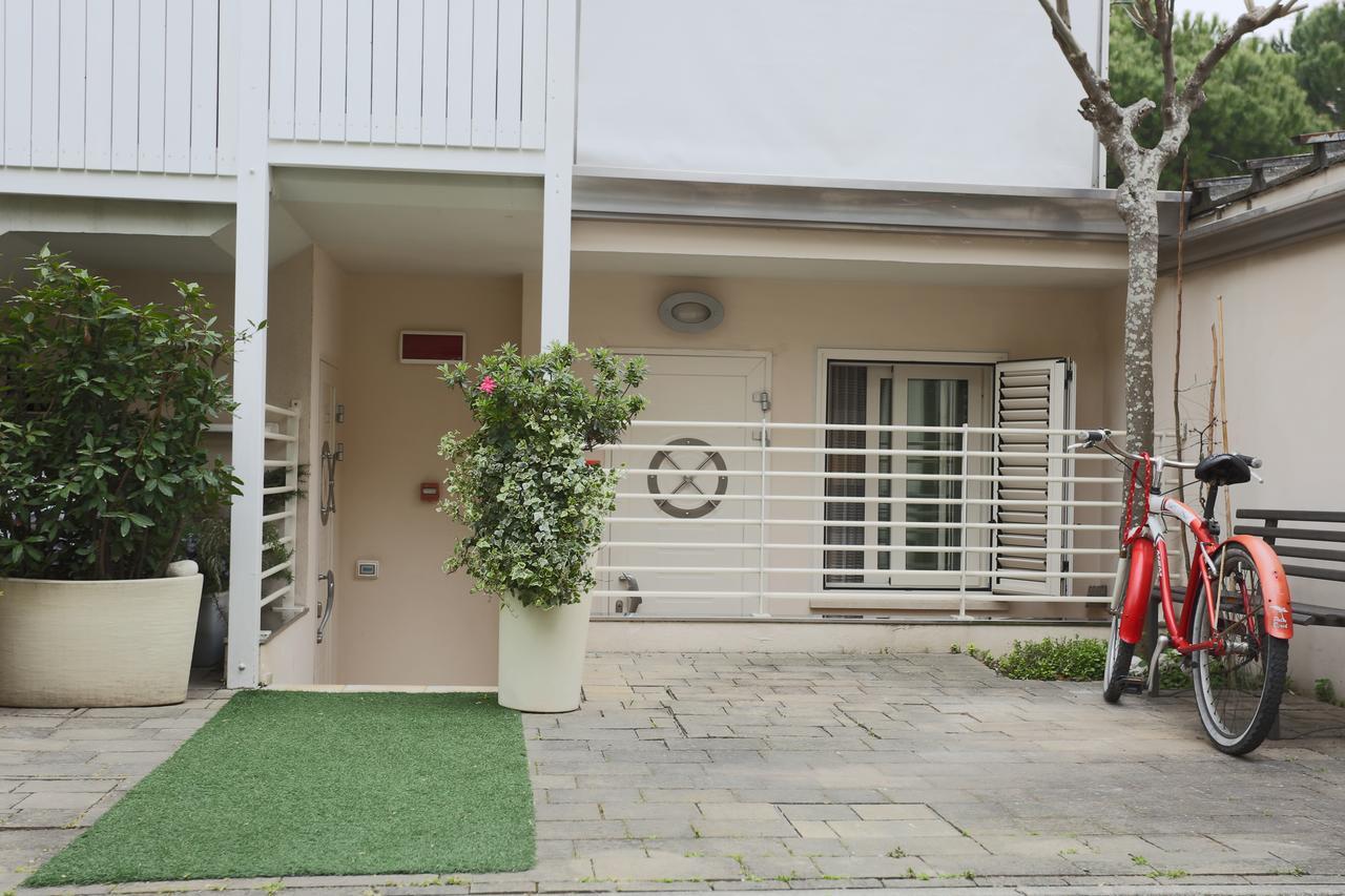 Hotel Caribia Pinarella Cervia Exterior photo